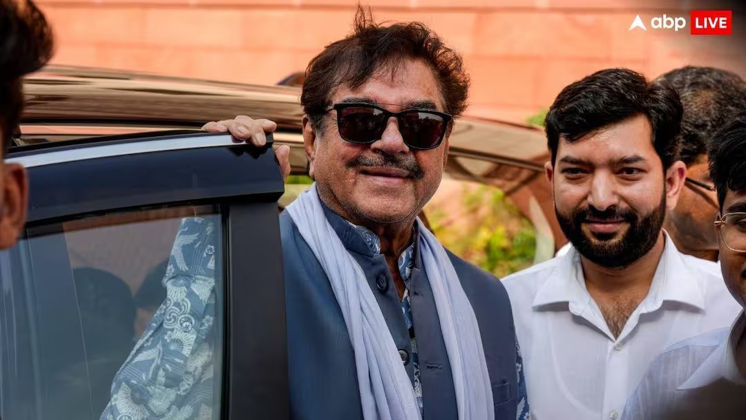 'सिर्फ बिहारी बाबू ही नहीं, मैं बैलर बाबू भी हूं', आसनसोल में पहली बार मतदान के बाद बोले शत्रुघ्न सिन्हा
