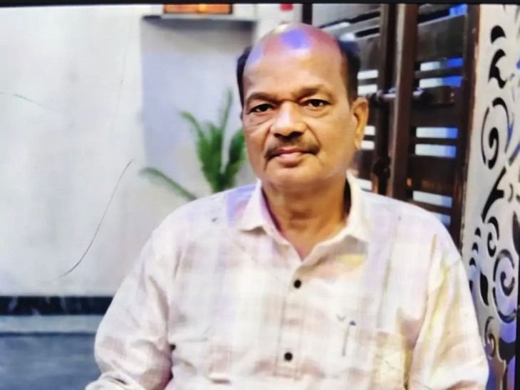 फर्जी फाइल बनाने का दबाव, क्लर्क का सुसाइड:दतिया नपा CMO सहित 3 पर पत्नी ने FIR दर्ज कराई; मौत से पहले वीडियो बनाया था