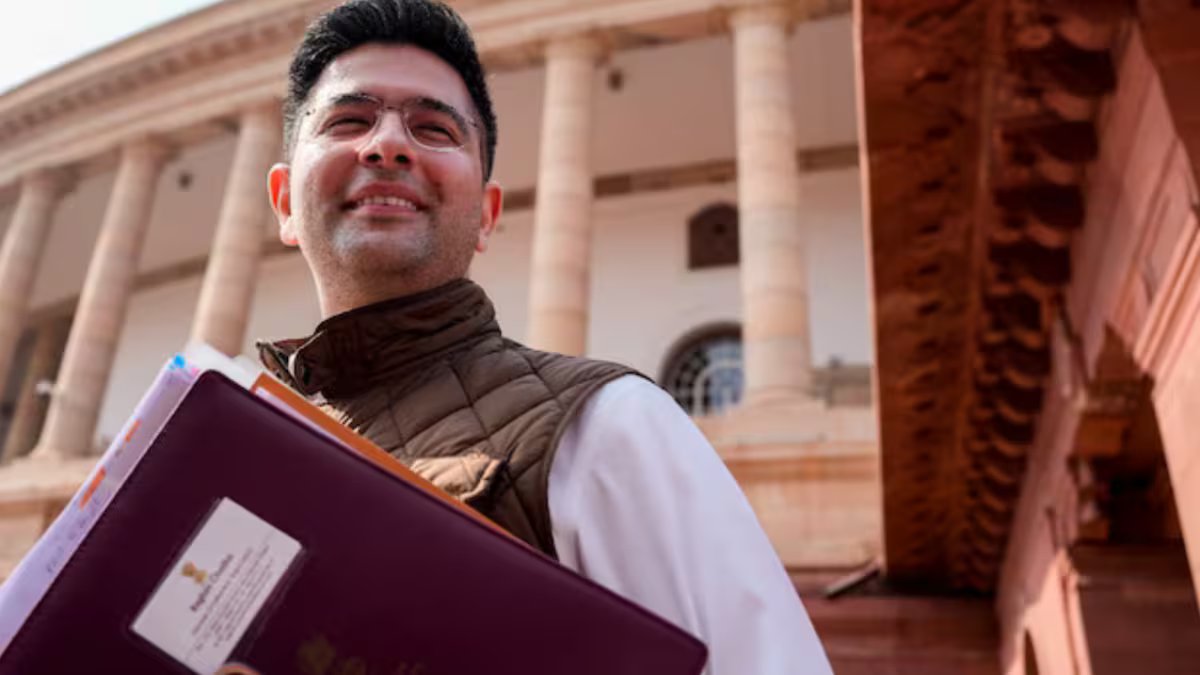 Nehal Wadhera and Shreyas Iyer are building a partnership (Picture credit: AP)