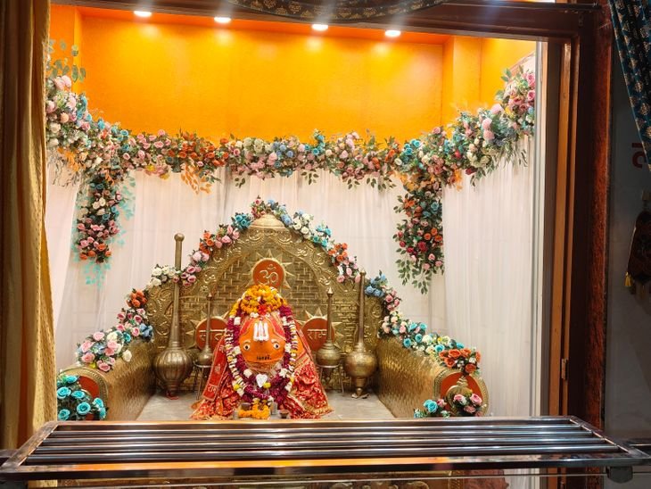 छींद में सुबह 4 बजे हनुमान जी की महाआरती:हनुमान प्राकट्योत्सव पर कल सुंदरकांड पाठ; मालपुआ और 56 भोग