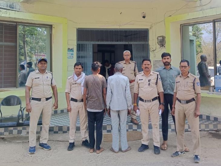 घरेलू विवाद में पत्नी का पत्थर से सिर कुचला:बेटे के साथ मिलकर जमीन पर पटका, गला दबाया; सबूत मिटाने बदले कपड़े, दोनों गिरफ्तार