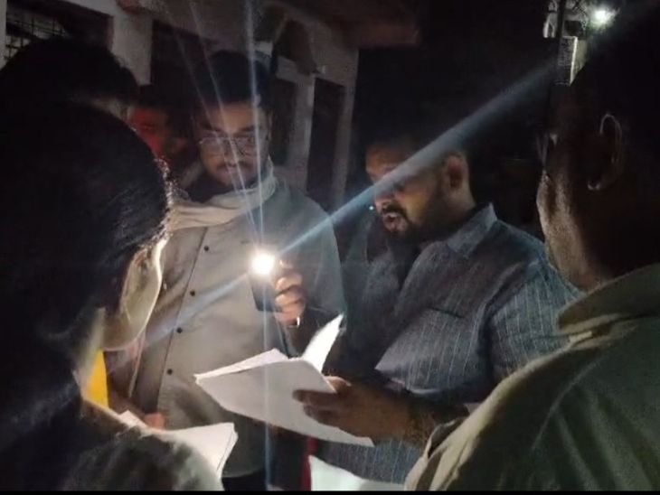 सेल सागर तालाब में 170 जगह अतिक्रमण:अवैध कब्जाधारियों को नोटिस; नपा ने देर रात मोबाइल टॉर्च से कार्रवाई कर दस्तावेज मांगे