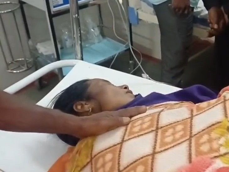 सिवनी में दो बाइकों की आमने-सामने टक्कर:एक महिला गंभीर घायल, हाथ-पैर और सिर में आई चोट