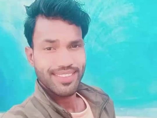 युवक का सेप्टिक टैंक में 9 टुकड़ों में मिला शव:6 दिन से लापता था, स्थानीय निवासियों ने बड़े भाई पर मर्डर का जताया शव