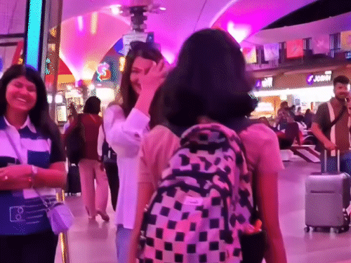 आराध्या को सरप्राइज देने एयरपोर्ट पहुंचीं ऐश्वर्या राय:बेटी की दोस्तों के साथ वीडियो और तस्वीरें लेती दिखीं एक्ट्रेस