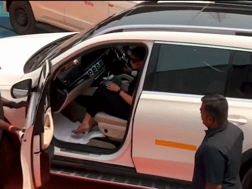 सलमान खान की नई फिल्म ईद 2027 पर रिलीज होगी:'SVC63' के मुहूर्त की झलक शेयर की, वीडियो में दिखीं नयनतारा