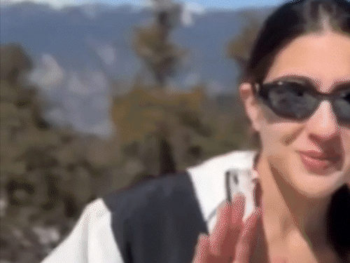 सारा अली खान ने उत्तराखंड में की ट्रैकिंग:तीन दिन तक 18km पैदल चली, मंडवे की रोटी और लिंगड़ी की सब्जी खाई