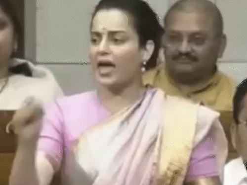 हिमाचल में ‘एक महिला MLA’ बोलकर फंसी कंगना:सोशल मीडिया में हो रहीं ट्रोल; सांसद की बौद्धिक क्षमता पर सवाल उठा रहे यूजर्स