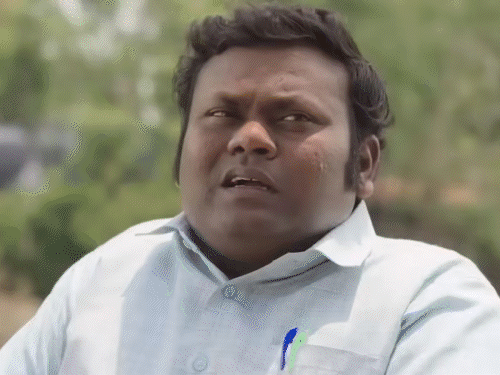 जातिवाद पर छलका 'पंचायत' एक्टर का दर्द:विनोद सूर्यवंशी ने कहा- आज भी मंदिर में नहीं मिलती एंट्री; होटल में धोनी पड़ी थीं अपनी प्लेटें