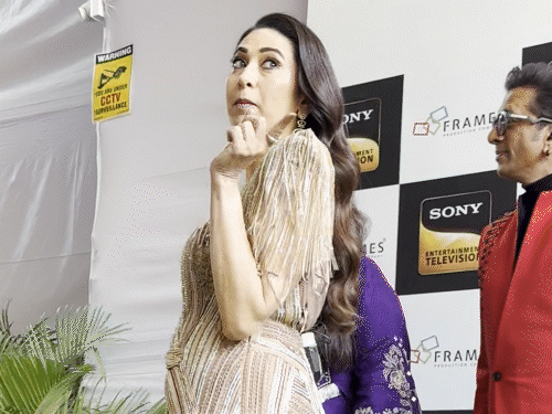 करिश्मा कपूर ने पैपराजी को दी चेतावनी:मुड़ते वक्त एक्ट्रेस ने कहा- ज्यादा जूम मत करना