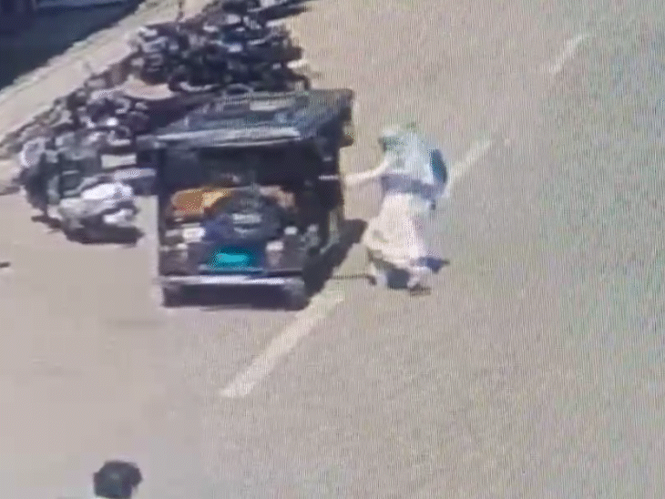 सड़क के गड्‌ढ़ों में ई-रिक्शा से सफर, तय मानिए चोरी:ग्वालियर में दिल्ली-यूपी का गैंग सक्रिय, स्टेशन-बस स्टैंड से एक किलोमीटर का एरिया डेंजर जोन