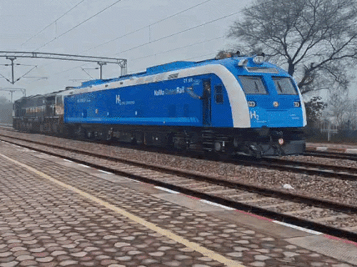 Hydrogen & 12 Vande Bharat Sleeper Trains Launch 2026