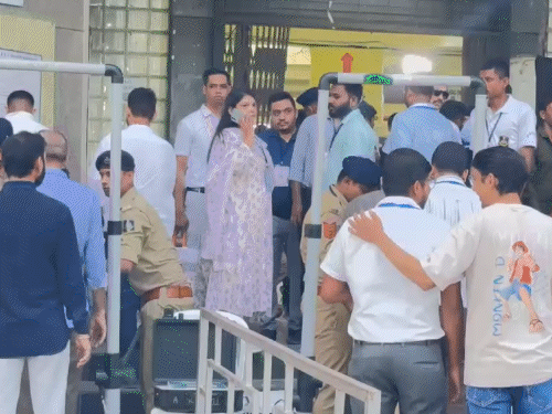 गुजरात निकाय चुनाव- 10,050 सीटों में 732 निर्विरोध चुने गए:भाजपा 712 पर आगे; कांग्रेस ने गांधीनगर जिला पंचायत सीट जीती