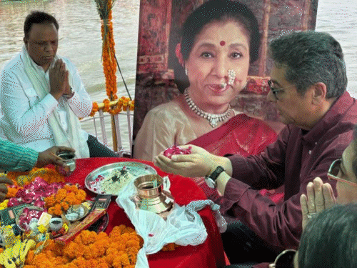 Asha Bhosle Ashes Immersed in Ganga Kashi