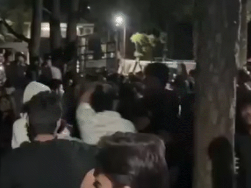 हिमाचल में जेपी यूनिवर्सिटी के स्टूडेंट का सुसाइड अटेम्प्ट:गंभीर हालत में IGMC में चल रहा इलाज, बालकनी से कूदा, जम्मू-कश्मीर का रहने वाला