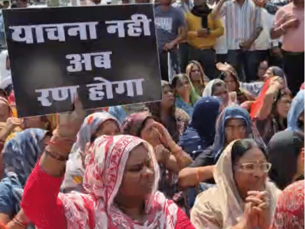 भोपाल में युवक की हत्या के विरोध में प्रदर्शन:आरोपी के खिलाफ NSA की मांग; मंत्री बोले- घर पर बुलडोजर चलाएंगे