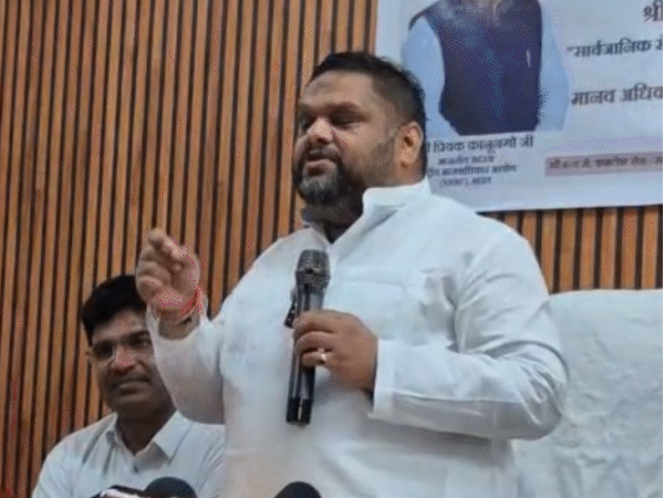 प्रियंक कानूनगो बोले-वेटिंग टिकट रिफंड में कटौती रेलवे नहीं करता:NHRC सदस्य ने कहा- यह पैसे इंटरनेट सर्विस प्रोवाइडर को मिलते हैं