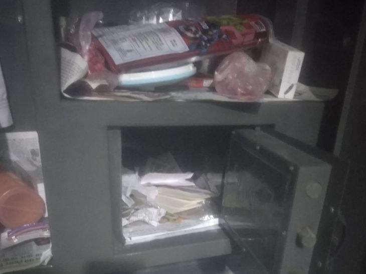 सतना में सूने घर से 5 लाख के जेवरात चोरी:20 हजार की नकदी भी ले गए बदमाश; परिवार रीवा गया था