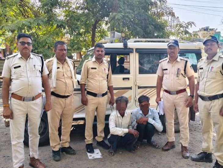 महिदपुर रोड पर पुलिस पर किया था पथराव:3 आरोपी गिरफ्तार, सड़क दुर्घटना के बाद भड़का था विवाद