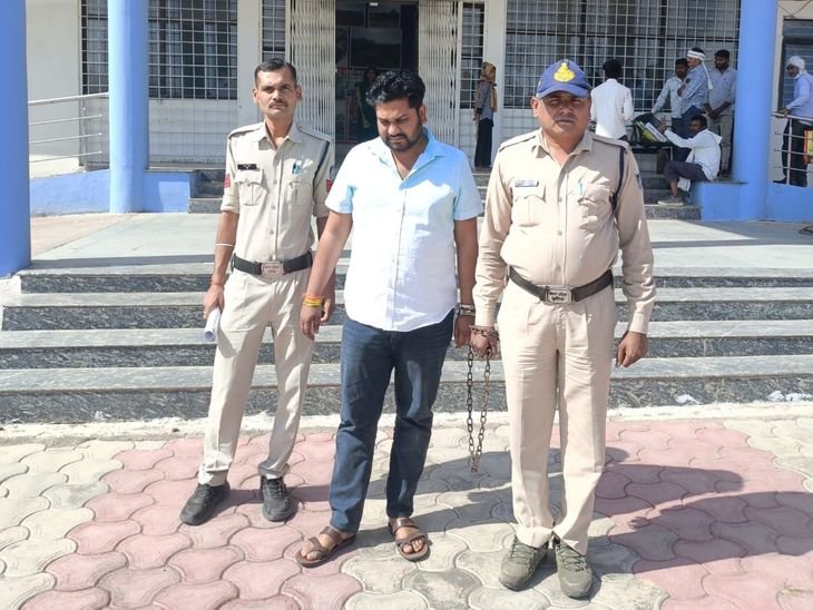 सतना में हत्या की कोशिश का आरोपी गिरफ्तार:मामूली विवाद में चाकू से हमला, घायल का रीवा में इलाज