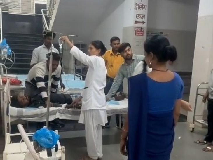 सिवनी में अज्ञात वाहन ने बाइक को टक्कर मारी:दो युवक घायल, रविवार रात बरघाट के पास हुआ हादसा