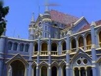 निजी स्कूल संचालकों-प्रिंसिपलों-बुक सेलर्स को हाईकोर्ट से झटका:कहा- कॉपी-किताबों में कमीशनखोरी के सबूत नजरअंदाज नहीं किए जा सकते, FIR रद्द नहीं होंगे