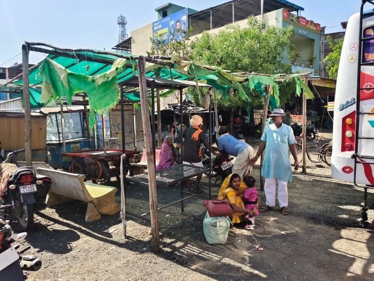 झाबुआ में पारा 43.8°C पहुंचा, लू का प्रकोप:सड़कों पर सन्नाटा; डॉक्टरों ने धूप से बचने, हाइड्रेटेड रहने की दी सलाह