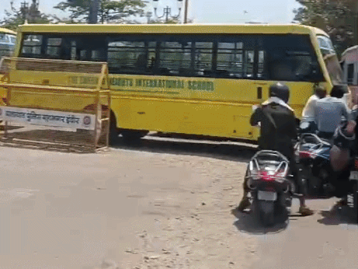 Indore Road Jam | Avntika Gas & Narmada Line Digging Causes Chaos