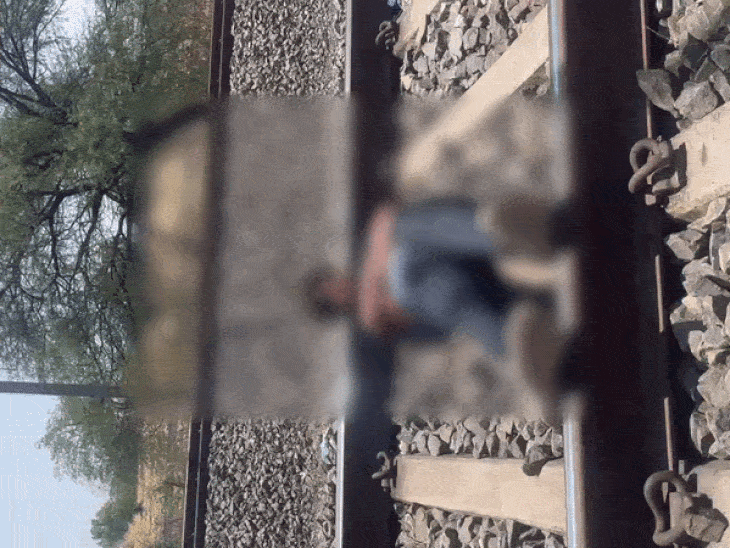 पत्नी ने बात बंद की पति पटरी पर लेट गया:मायके चले जाने पर आत्महत्या की कोशिश, डायल 112 ने बातों में उलझाकर किया रेस्क्यू