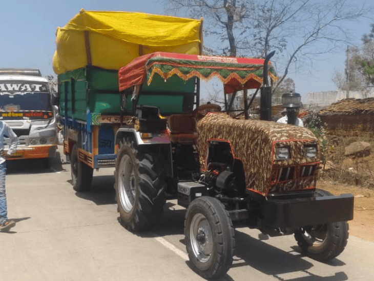 सड़क किनारे खेल रही बच्ची को ट्रैक्टर ने कुचला, मौत:ड्राइव कर रहा नाबालिग भागा; शिवपुरी पुलिस ने वाहन जब्त किया