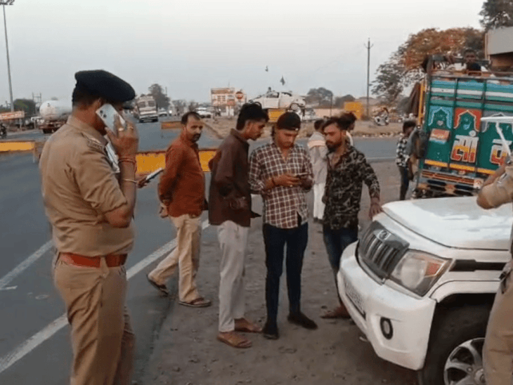 हादसे में 16 मजदूरों की मौत से चेता धार प्रशासन:हाईवे पर अभियान चलाकर ओवरलोड वाहनों पर कार्रवाई