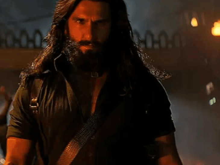 धुरंधर 2 देखने पहुंचे प्रभास और संदीप रेड्डी वांगा:थिएटर में मुस्कुराते नजर आए प्रभास; संदीप ने फिल्म की आलोचना करने वालों को दिया जवाब