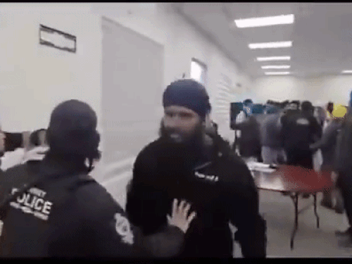 कनाडा में गुरुद्वारे साहिब में हिंसक झड़प:खालिस्तान समर्थकों ने बुजुर्ग कमेटी के कार्यक्रम में किया हंगामा; 7 साल से कब्जा करने का आरोप