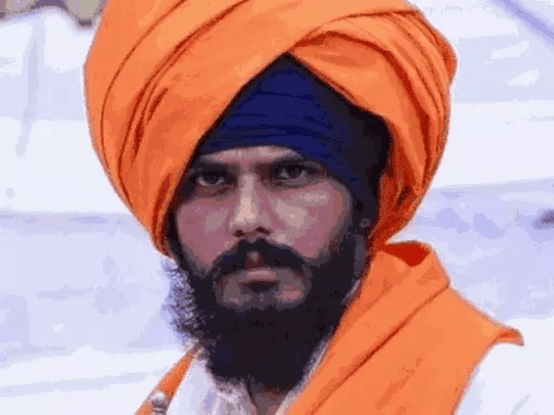 सांसद अमृतपाल की गिरफ्तारी के आसार:NSA खत्म होने से पहले अमृतसर पुलिस डिब्रूगढ़ पहुंची; थाने पर हमले के मामले में मुकदमा होगा शुरू