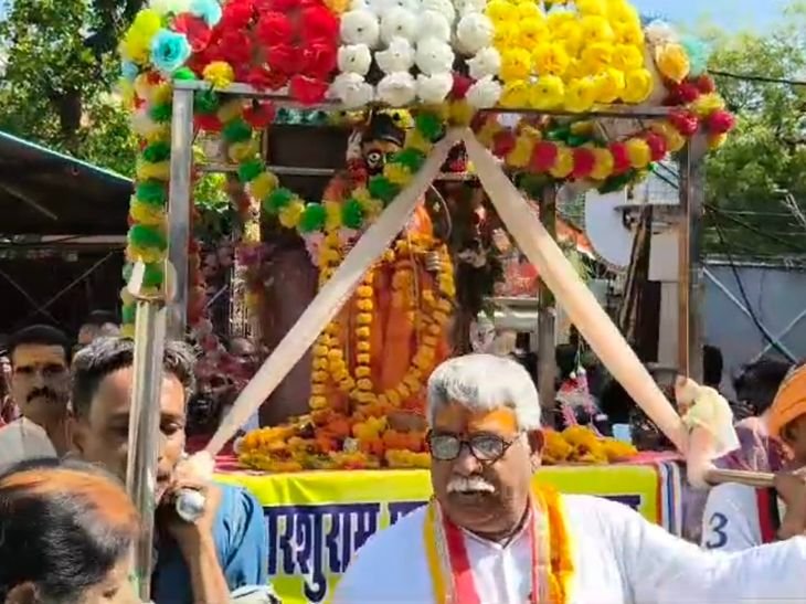 1100 Women Kalash Yatra, Thousands Attend; 5 Grooms Baraat