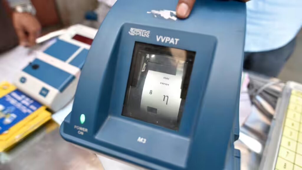 तमिलनाडु चुनाव: कई बूथों पर वोटों में गड़बड़ी, वोटिंग शुरू होने में देरी, जानें ताजा हालात