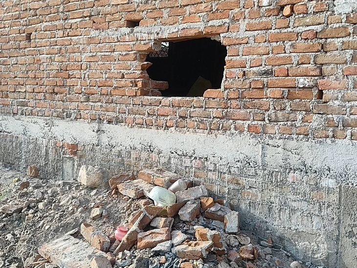 छतरपुर में शादी के मंडप वाले दिन चोरी:दीवार तोड़कर 3 लाख के जेवर-नकदी ले गए; आरोपियों की तलाश जारी