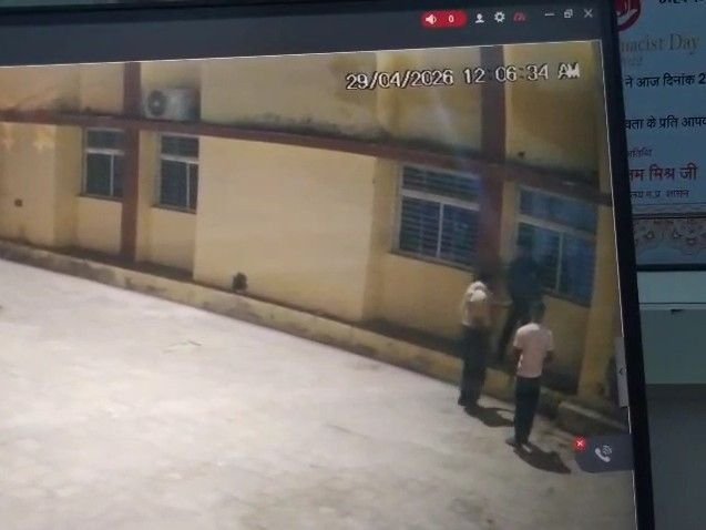 दतिया जिला अस्पताल में वार्ड बॉय पर कट्टा ताना:नवजात वार्ड में घुसने से रोकने पर दी जान से मारने की धमकी