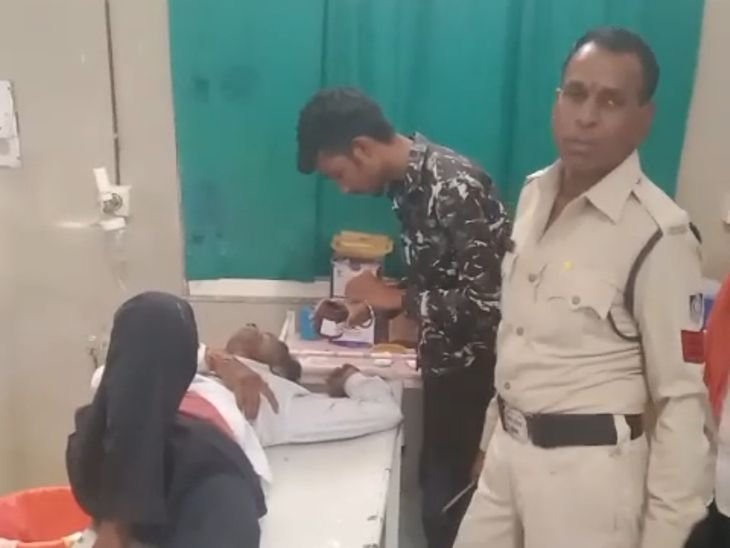 शाजापुर में बाइक अनियंत्रित, युवक गंभीर घायल:मोल्टा जोड़ के पास हुआ हादसा, पुलिस जांच में जुटी