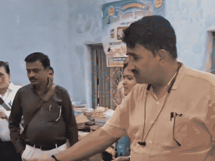 सतना में पुस्तक-गणवेश मेला शुरू, तीन दिन चलेगा:स्टूडेंट्स को सस्ती सामग्री उपलब्ध; एचपीवी टीकाकरण वाली छात्राओं को मिल रही विशेष छूट