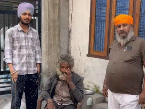 पंजाब- 25 साल बाद घर लौटा व्यक्ति:पत्नी ने उसे मरा समझ देवर से शादी कर ली, 2 बच्चे भी हो गए; कपूर..शब्द से परिवार मिला