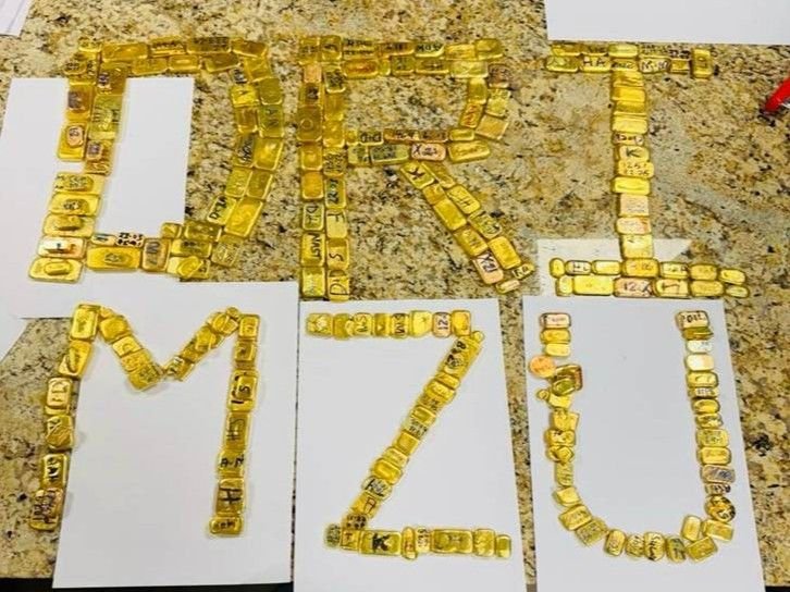 मुंबई एयरपोर्ट पर ₹38 करोड़ का 29.37 किलो सोना जब्त:24 केन्याई महिलाएं गिरफ्तार, कपड़ों-बैग में छिपाकर ला रही थीं