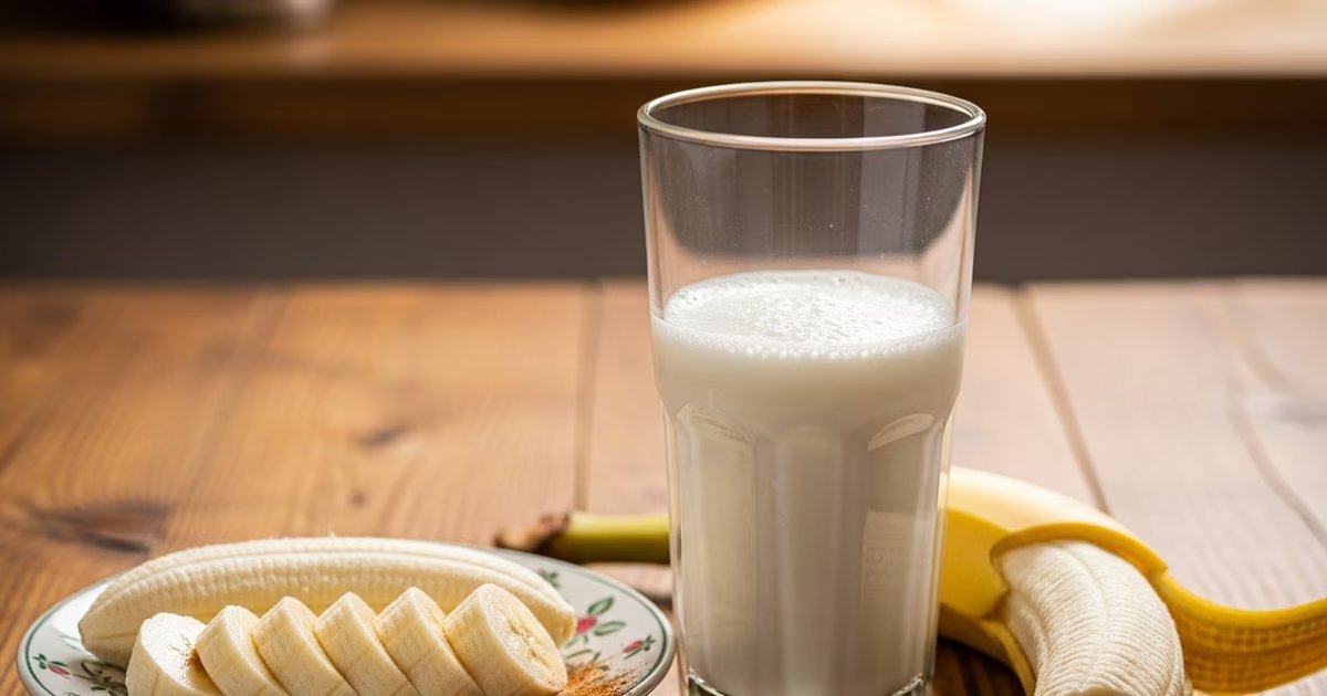 दूध और केला का साथ क्या सचमुच है बहुत ही फायदेमंद? जानिये इसके पीछे का सच