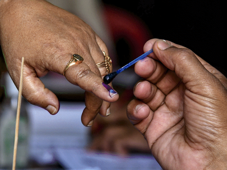 असम के एक पोलिंग बूथ में आज दोबारा वोटिंग:बंगाल में मोदी की तीन रैलियां; पीएम मुर्शिदाबाद हिंसा में पीड़ित परिवार से भी मिलेंगे