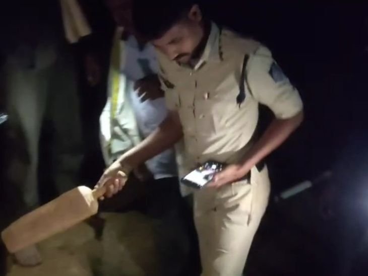 बेटे ने बल्ले से पीटकर पिता की जान ली:छिंदवाड़ा में बाइक को लेकर हुआ झगड़ा; वारदात के बाद आरोपी फरार