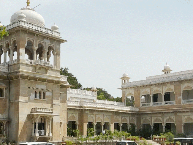 इंदौर के डेली कॉलेज बोर्ड चुनाव का शेड्यूल जारी:21 मई को होगी वोटिंग, विवादित संविधान संशोधन फिलहाल लागू नहीं