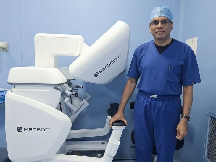 भारत से पहली क्रॉस-बॉर्डर रोबोटिक सर्जरी:पश्चिम एशिया में जंग के बीच कोकिलाबेन अस्पताल ने मुंबई से मस्कट में महिला की किडनी का ऑपरेशन किया