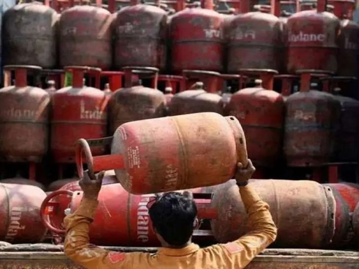 Gas Booking Digital | 95% Customers Book Online; Panic Buying Not Needed: Govt