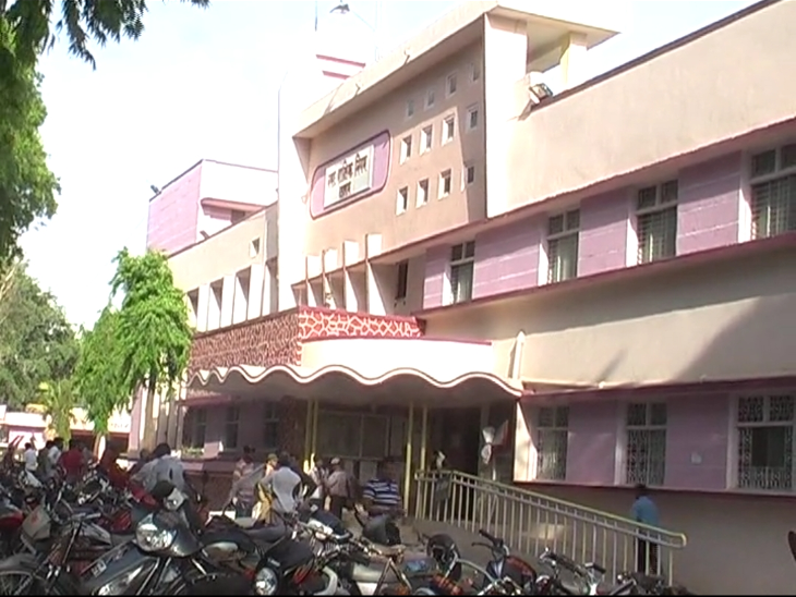 रतलाम में कांग्रेस का प्रदर्शन आज:कल होना है नगर निगम का सम्मेलन; टैक्स बढ़ोतरी समेत कई प्रस्तावों के पारित होने का विरोध