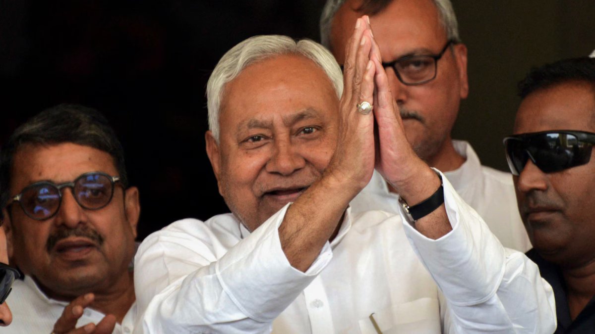 New Delhi: Bihar Chief Minister Nitish Kumar greets upon arrival at his residence, in New Delhi, Thursday, April 9, 2026. Kumar has to be sworn in as a Rajya Sabha MP. (PTI Photo/Salman Ali)(PTI04_09_2026_000334B) *** Local Caption ***